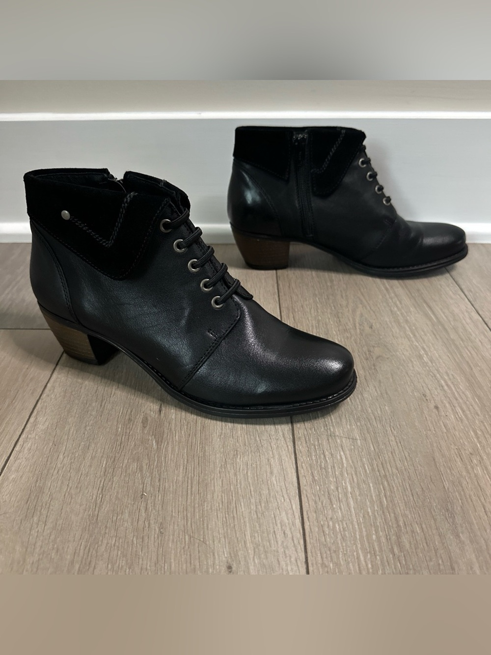 Eric Michael Size 40|9.5-10 Farrah Ankle Booties Black Leather Lace Up Stacked